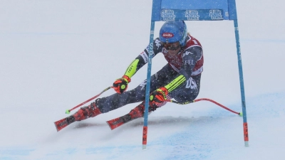 Auch Superstar Mikaela Shiffrin hatte mit den schwierigen Bedingungen zu kämpfen. (Foto: Marco Trovati/AP)