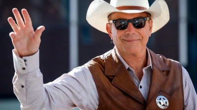 Kevin Costner wechselt vom Western ins Tragikomödien-Genre. (Archivbild)  (Foto: Jeff Mcintosh/Zuma Press/dpa)
