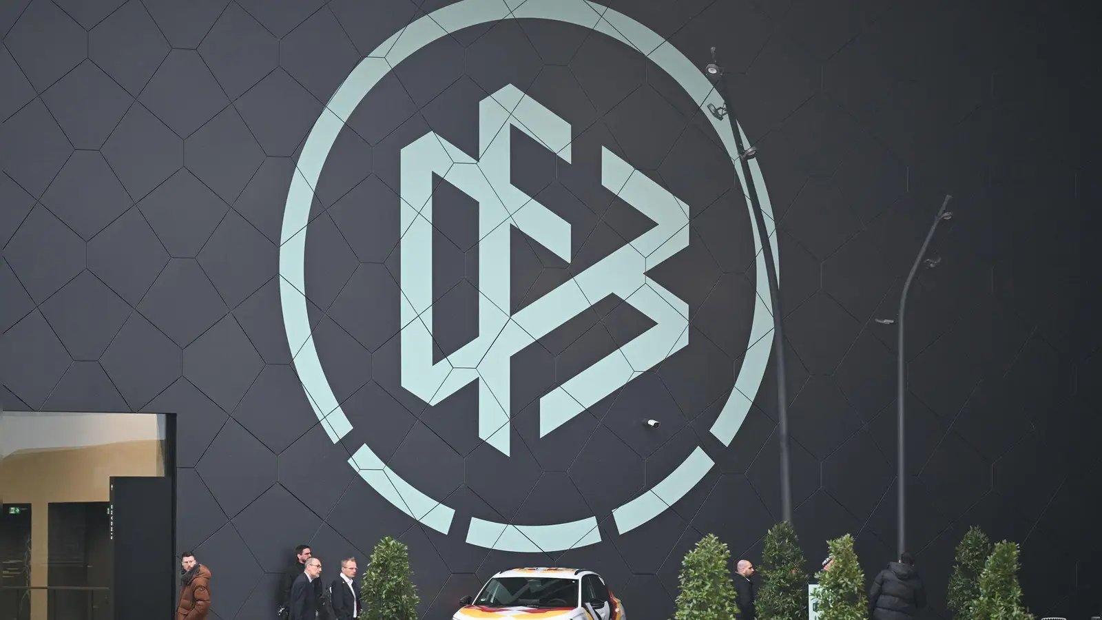 Der DFB ist bei der Gründung eines Ligaverbandes womöglich außen vor. (Archivbild) (Foto: Arne Dedert/dpa)