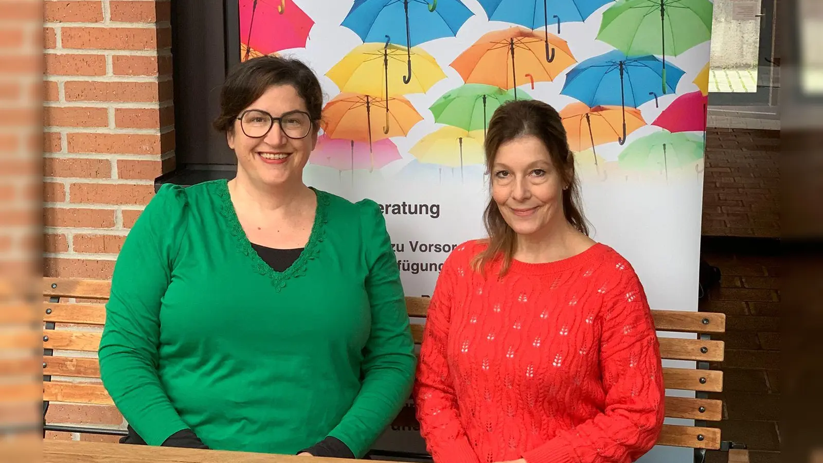 Die Sozialpädagoginnen Ruth Platzöder (links) und Viola Arnold sind Ansprechpartnerinnen für Menschen in Not. (Foto: Caritasverband Neustadt/Aisch)