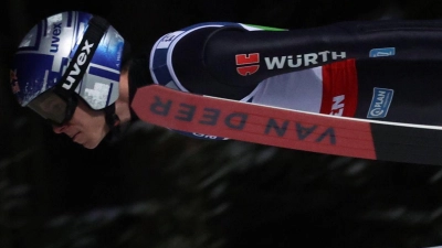 Andreas Wellinger stellte im zweiten Durchgang in Wisla einen Schanzenrekord auf. (Foto: Grzegorz Momot/PAP/dpa)