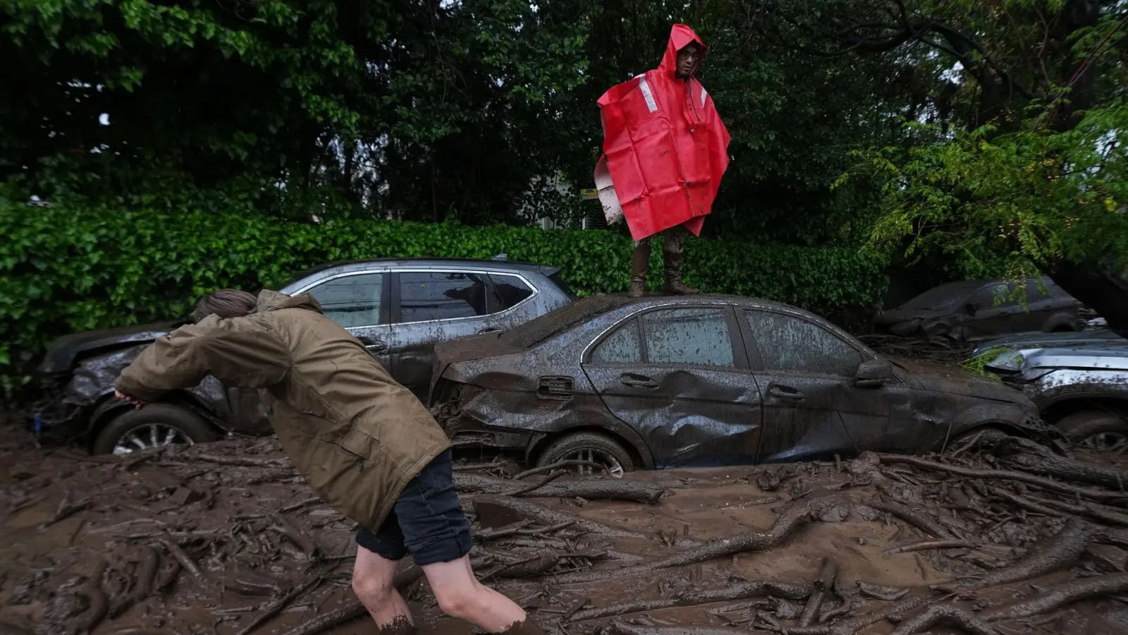 Sturzfluten – wie hier kürzlich in Chile – werden in der Klimakrise wahrscheinlicher.  (Foto: Esteban Felix/AP/dpa)