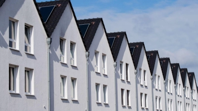 Wohneigentum in Deutschland wird zunehmend teurer. (Symbolbild) (Foto: Julian Stratenschulte/dpa)