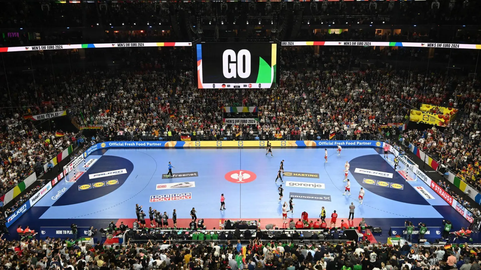 Die deutschen Handballer dürfen sich bei der Heim-WM 2027 wieder auf volle Hallen freuen. (Archivbild) (Foto: Federico Gambarini/dpa)