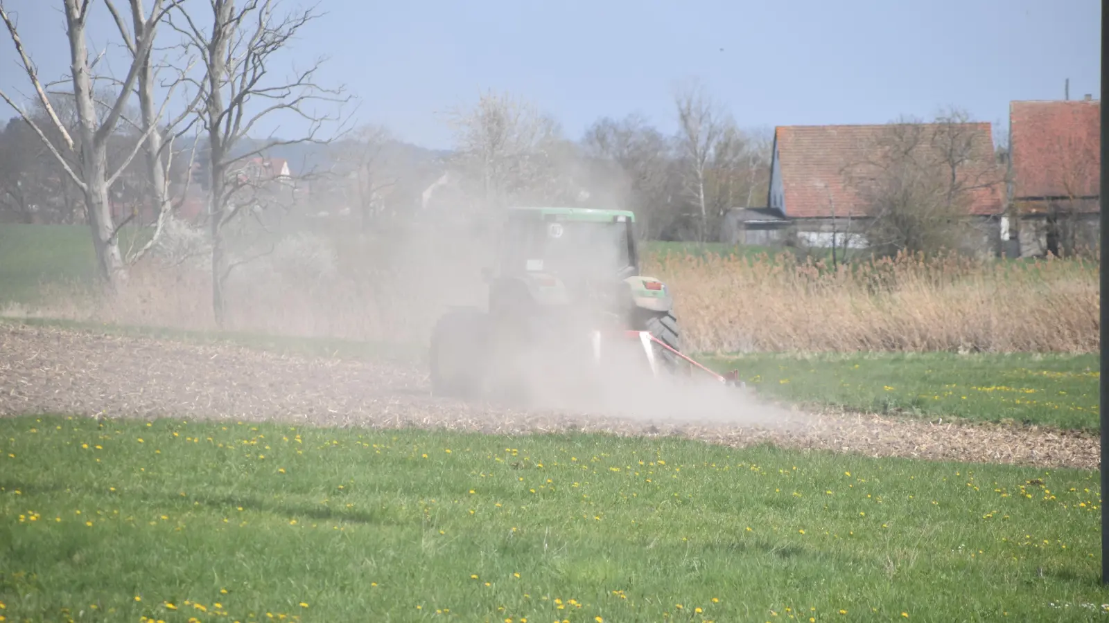 Ausgetrocknete Böden, schlechte Ernteerträge und extrem niedrige Grundwasserspiegel – damit hatte die Landwirtschaft im Landkreis zu kämpfen. Der viele Regen im Herbst 2023 und in den ersten Monaten des laufenden Jahres, hat für etwas Entspannung gesorgt. (Archivfoto: Kurt Güner)