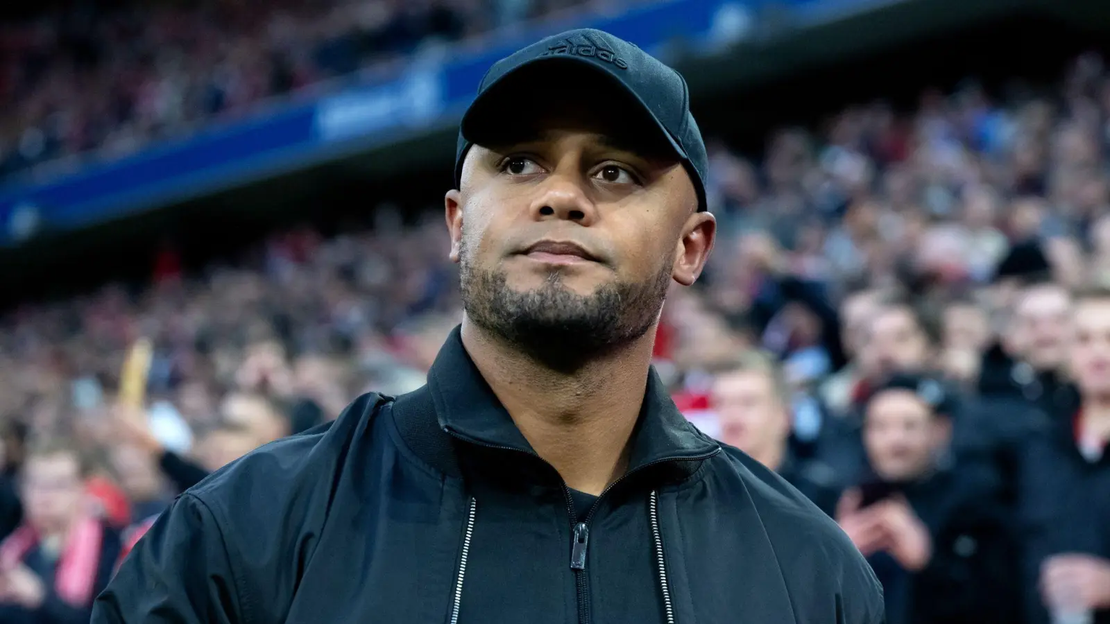 Bayern-Trainer Vincent Kompany würdigt Dikembe Mutombo mit emotionalen Worten. (Foto: Sven Hoppe/dpa)