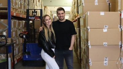 Amelie Schröpfer und Jan Christopher Stahl freuen sich auf den Neubau in Ansbach. Ihr Domizil in Heilsbronn ist zu klein geworden. (Foto: Antonia Müller)