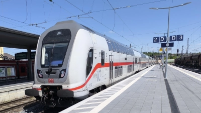 Die Intercity-Züge, die in Ansbach halten, werden im Februar und März nur vorübergehend gestrichen, betont die Deutsche Bahn, und entgegnet damit Befürchtungen in den Reihen regionaler Politiker.  (Archivbild: Thomas Schaller)