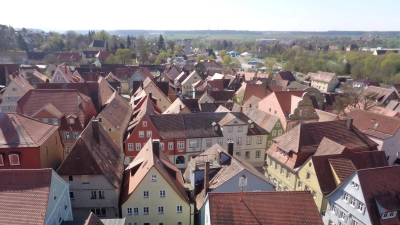 Was wünschen sich junge Menschen für die Stadt Feuchtwangen? Und welche Fragen haben sie an die Bürgermeister-Kandidaten? Der Jugendbeirat will jetzt Fragen sammeln, die Dr. Ulrich Grünwald und Patrick Ruh schriftlich beantworten sollen (Archivbild: Peter Sennfelder)