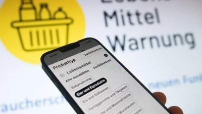 „Lebensmittelwarnung.de“ gibt es nicht nur als Webseite, sondern auch als App mit praktischen Push-Nachrichten bei neuen Warnungen. (Foto: Sebastian Gollnow/dpa/dpa-tmn)