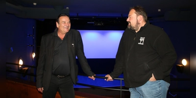 Bereiten das Filmfestival Beyond in Feuchtwangen vor: Festivalleiter Ludger Pfanz (links) und Wolfgang Grebenhof, der Vorsitzende des Vereins KulturKino.  (Archivbild: Stefan Neidl)