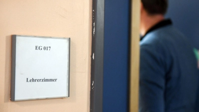 Die Polizei führt Opfer nur dann als Lehrkräfte in ihrer Statistik auf, wenn ein sachlicher Zusammenhang zwischen der Straftat und der beruflichen Tätigkeit besteht. (Symbolbild) (Foto: Maurizio Gambarini/dpa)