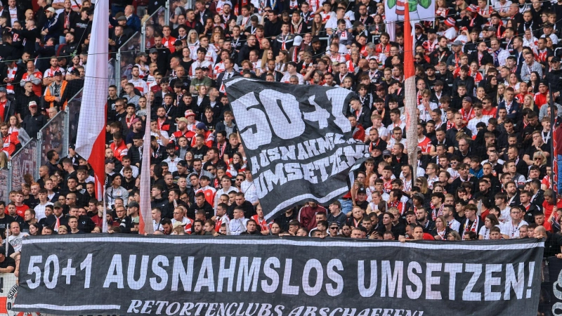 Die Meinung vieler Fans zur 50+1-Regel ist klar. (Archivbild) (Foto: Jan Woitas/dpa)
