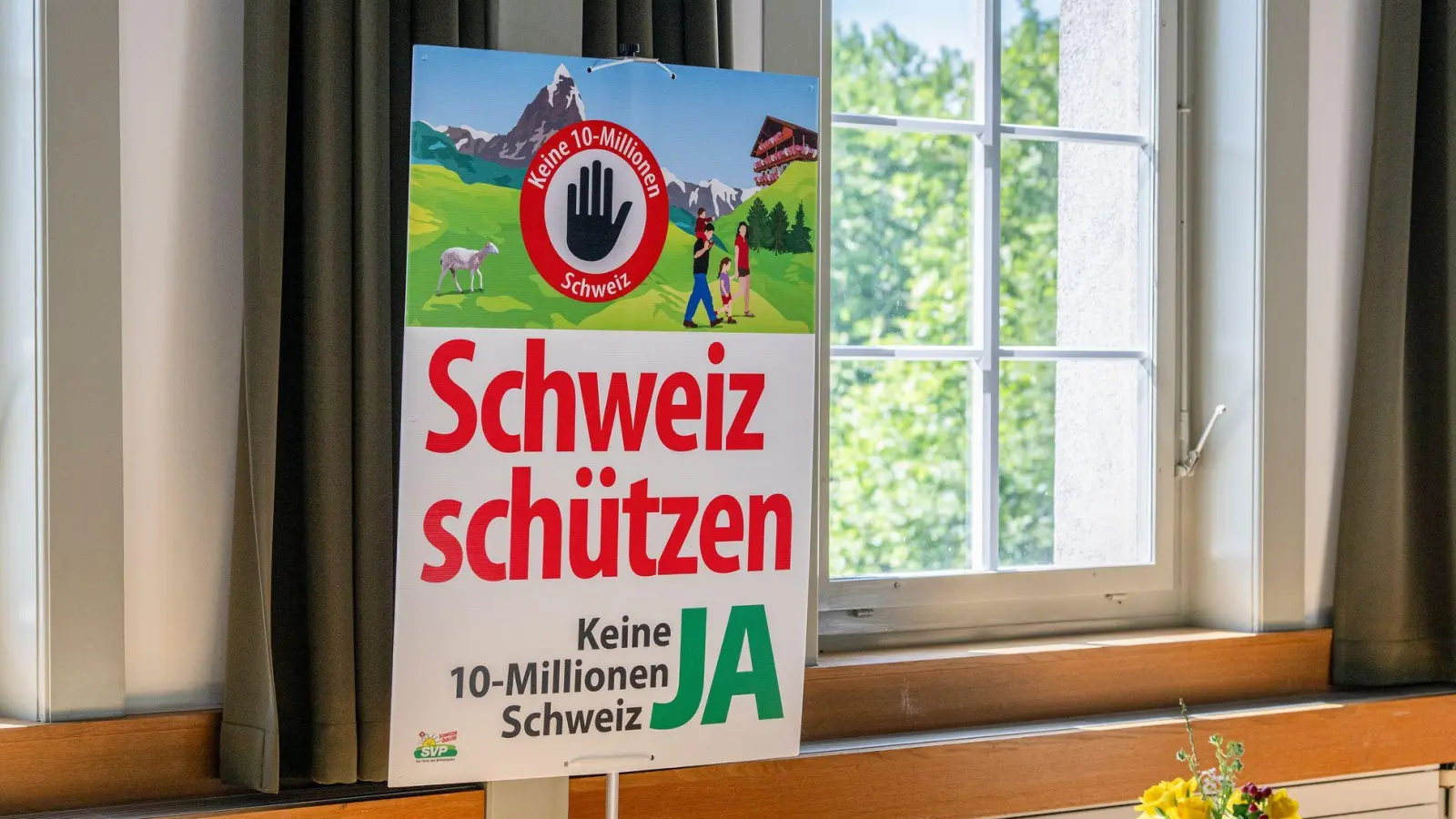 Ziel der rechtskonservativen Schweizerischen Volkspartei war es, die Bevölkerungszahl bis 2050 auf zehn Millionen zu begrenzen. (Foto: Peter Schneider/KEYSTONE/dpa)