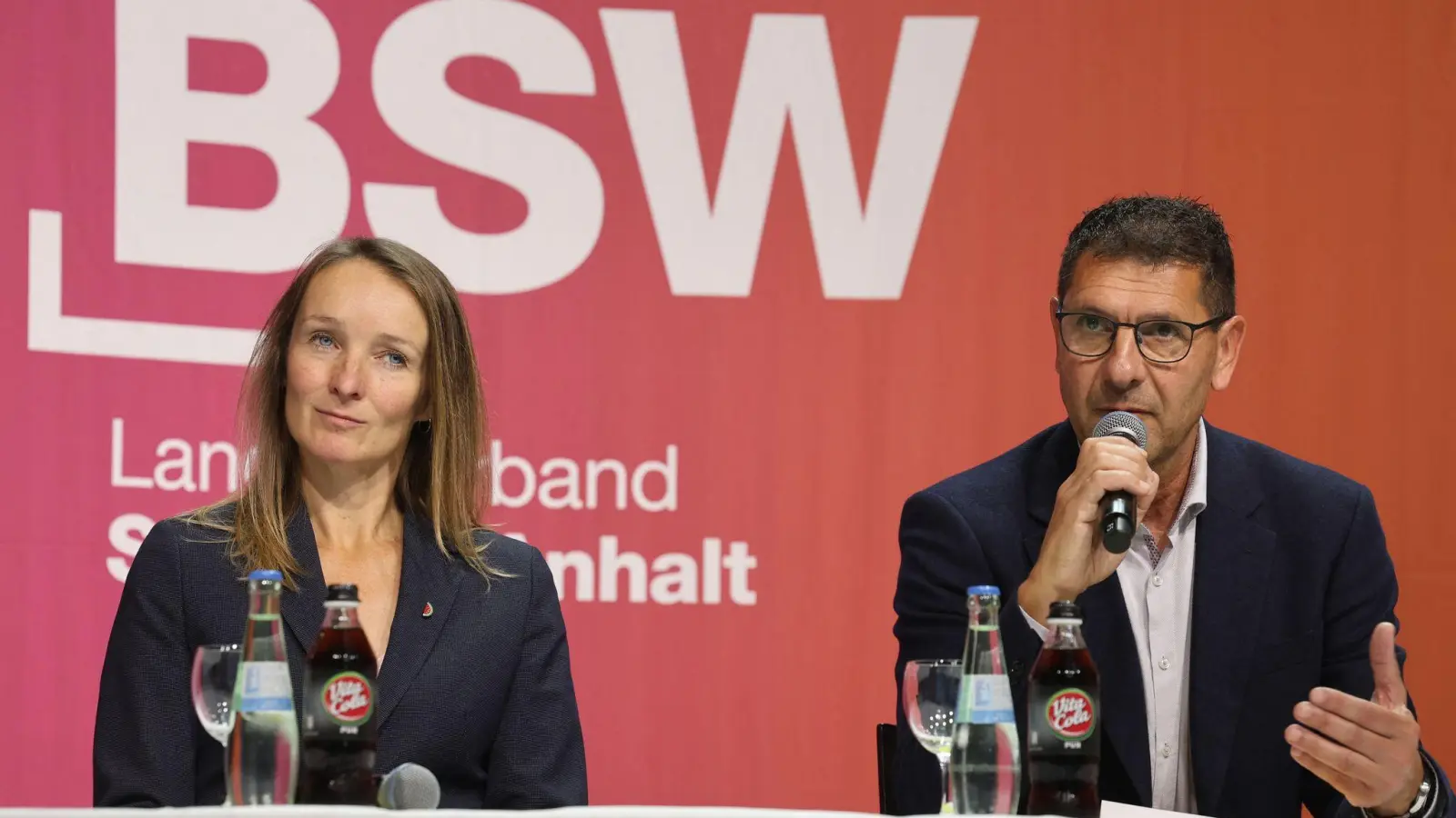 Thomas Schulze und Claudia Wittig (beide BSW) wollen mit der AfD sprechen. (Archivbild) (Foto: Peter Gercke/dpa)