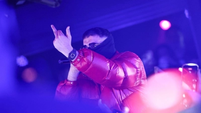 Rapper Haftbefehl soll 2026 am Heroes Festival in Geiselwind auftreten. (Archivbild: Hannes P. Albert/dpa)