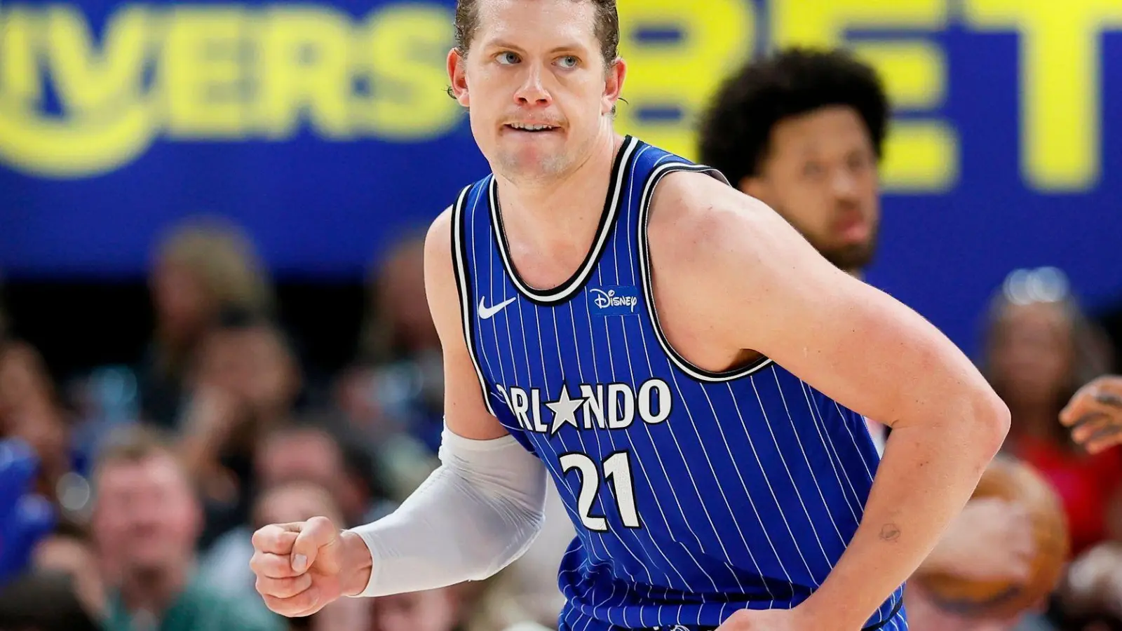 Für Moritz Wagner und die Orlando Magic ist die NBA-Saison frühzeitig beendet. (Foto: Duane Burleson/AP/dpa)