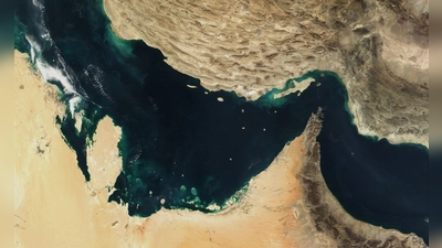 Irans Militär will auf den US-Angriff auf ein iranisches Frachtschiff reagieren. (Archivbild)  (Foto: -/The Visible Earth/NASA/dpa)