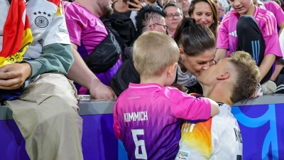 Für Joshua Kimmich hat sich mit seiner Familie der Blick auf den Fußball verändert.  (Foto: Christian Charisius/dpa)