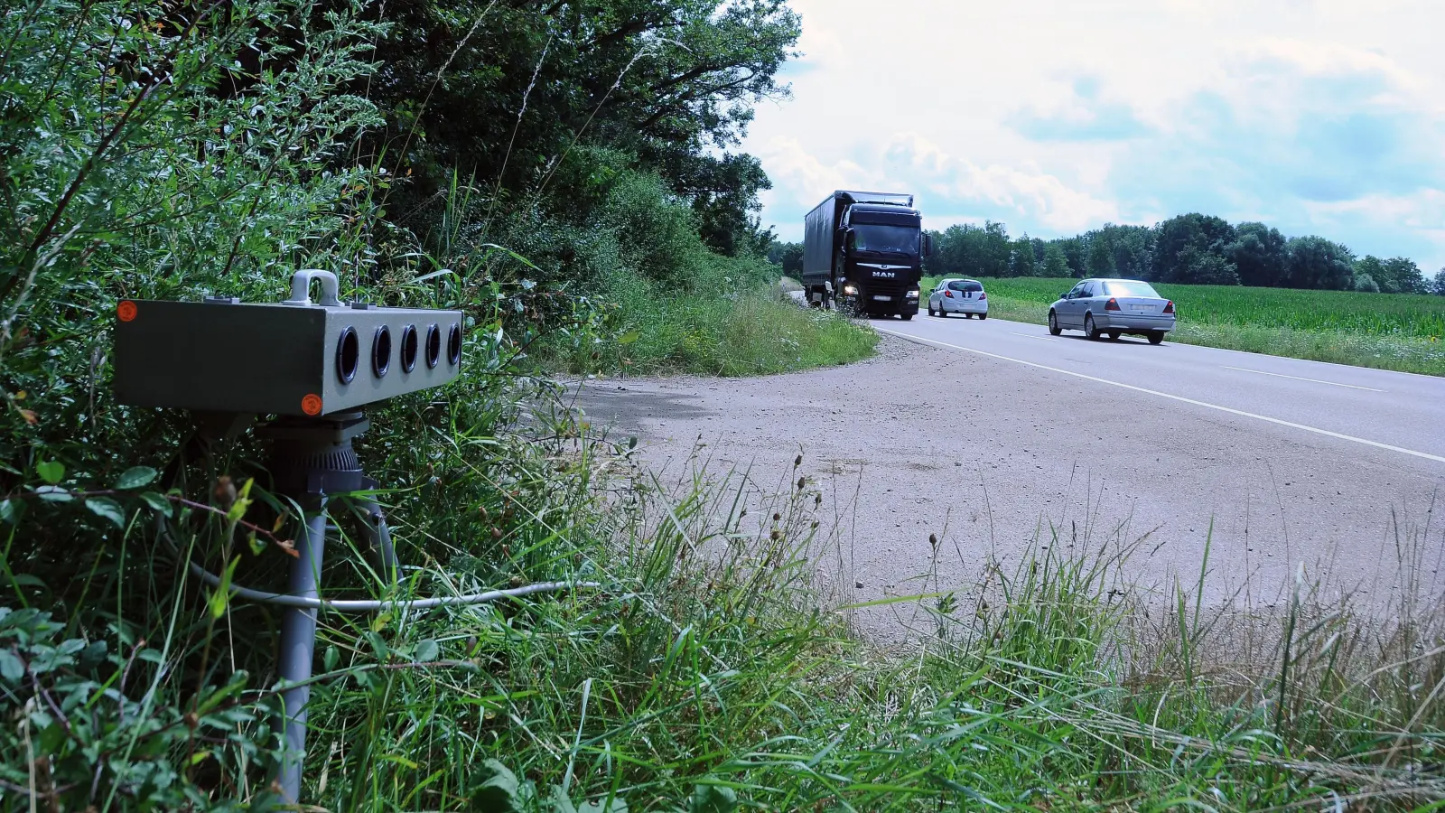 In Petersaurach und seinen Gemeindeteilen wird gerne mal zu schnell gefahren. Künftig müssen motorisierte Verkehrsteilnehmer damit rechnen, geblitzt zu werden. (Foto: Wolfgang Grebenhof)