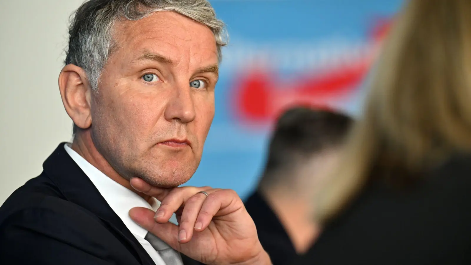 AfD-Landeschef Björn Höcke wendet sich in einem Social-Media-Video direkt an Sahra Wagenknecht. (Archivbild) (Foto: Martin Schutt/dpa)