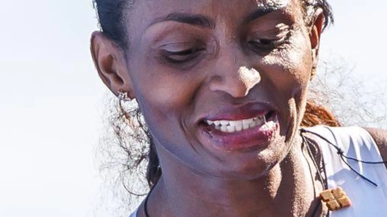 Tigst Assefa wurde nach der Verletzung beim Berlin-Marathon operiert. (Foto: Andreas Gora/dpa)