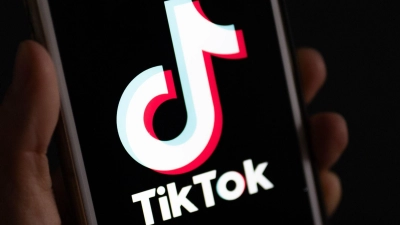 TikTok hat mittlerweile nicht nur China, sondern auch Europa und die USA erobert. (Symbolbild)  (Foto: Monika Skolimowska/dpa)