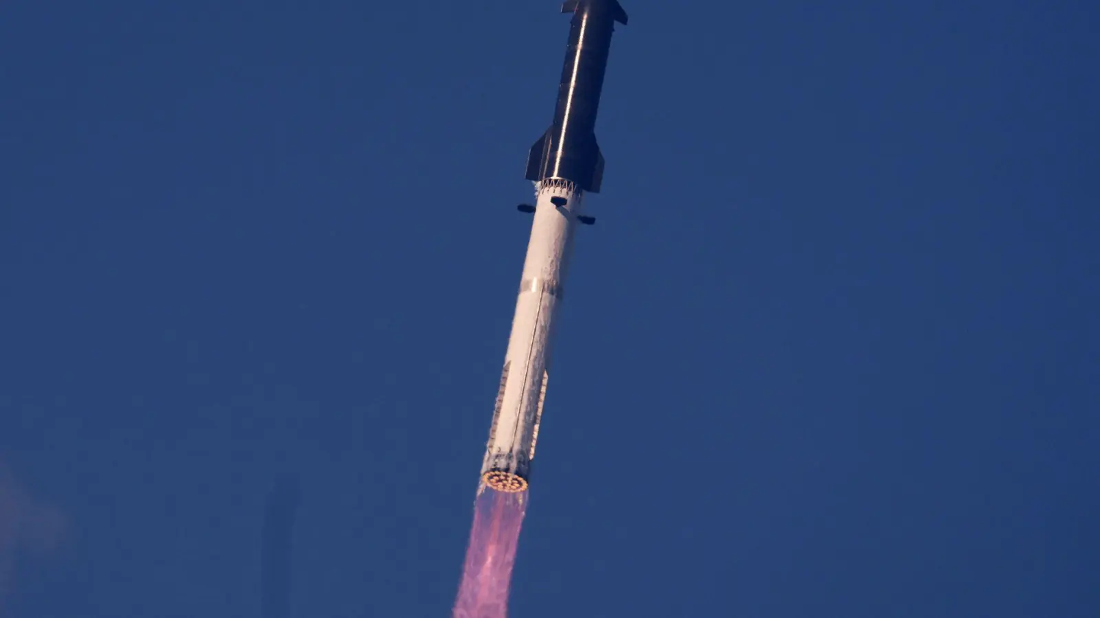 Eine überarbeitete Version der Riesen-Rakete hat einen zwölften Testflug absolviert.  (Foto: Eric Gay/AP/dpa)