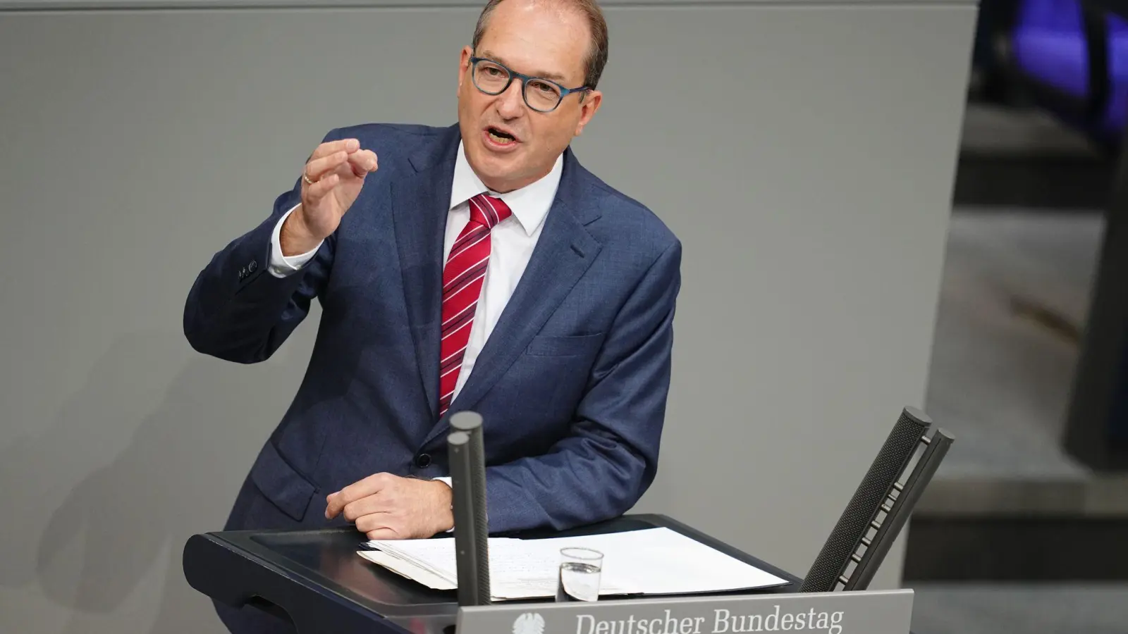 Nach den Worten von CSU-Landesgruppenchef Alexander Dobrindt ist noch keine Vorentscheidung über die Kanzlerkandidatur gefallen. (Archivfoto) (Foto: Kay Nietfeld/dpa)