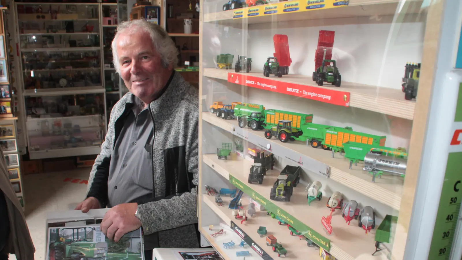 Eine Modeltraktorsammlung ist bei Volkmar Sturm auch dabei. (Foto: Hans-Bernd Glanz)