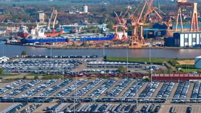 In der deutschen Wirtschaft steigt die Stimmung. (Archivbild) (Foto: Sina Schuldt/dpa)