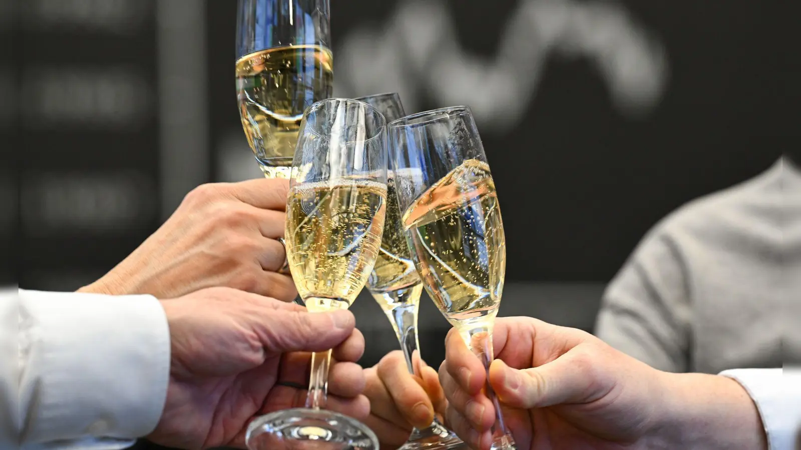 Gut 3,9 Millionen Euro: Die durchschnittliche Vergütung der Vorstände der 40 Konzerne im Deutschen Aktienindex ist 2025 erneut gestiegen. (Symbolbild) (Foto: Arne Dedert/dpa)