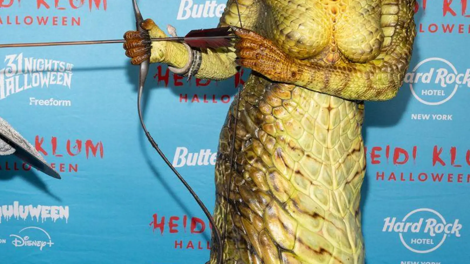 Tom Kaulitz (l) und Heidi Klum besuchen die 24. jährliche Halloween-Party von Heidi Klum. (Foto: CJ Rivera/Invision/dpa)