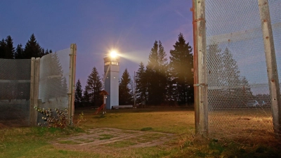 Beobachtungsturm an der ehemaligen DDR-Grenzen bei Sorge. (Symbolbild)  (Foto: Matthias Bein/dpa)