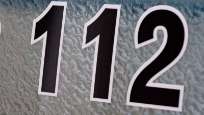 Die couragierte Helferin hat den Rettungsdienst gerufen. (Symbolbild) (Foto: David-Wolfgang Ebener/dpa)