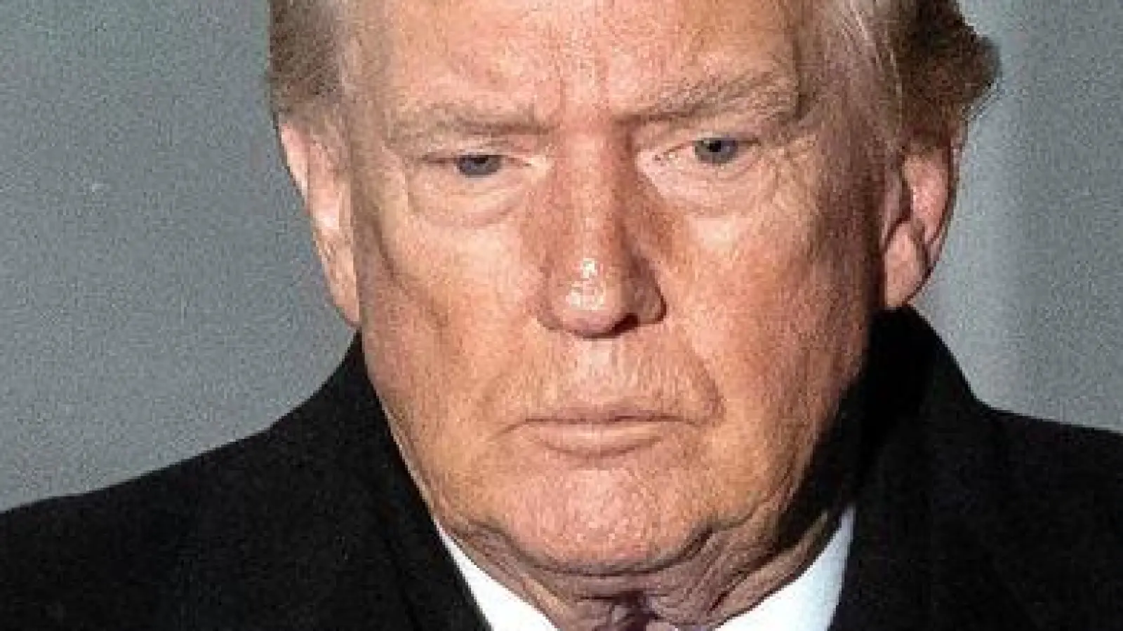 Der rassistische Beitrag auf seinem Account wird gelöscht - doch eine Entschuldigung hält Trump nicht für nötig.  (Foto: Jose Luis Magana/AP/dpa)