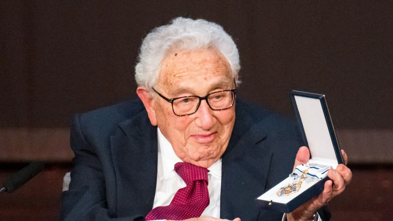 Seinen 100. Geburtstag feierte Henry Kissinger in seiner Geburtsstadt Fürth - nun soll hier eine neue Stiftung zu seinen Ehren entstehen. (Archivbild) (Foto: Daniel Vogl/dpa)