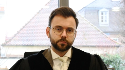 Staatsanwalt Tobias Neumann lastet den beiden Angeklagten je einen Tötungsversuch an.  (Foto: Luca Paul)