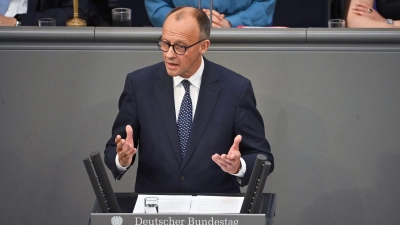 Merz verspricht in seiner ersten Regierungserklärung unter anderem „Wohlstand für alle”. (Foto: Katharina Kausche/dpa)