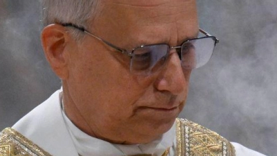 Am Morgen nach seiner Wahl zelebrierte der neue Papst eine Messe in der Sixtinischen Kapelle. (Foto: Uncredited/Vatican media/AP/dpa)
