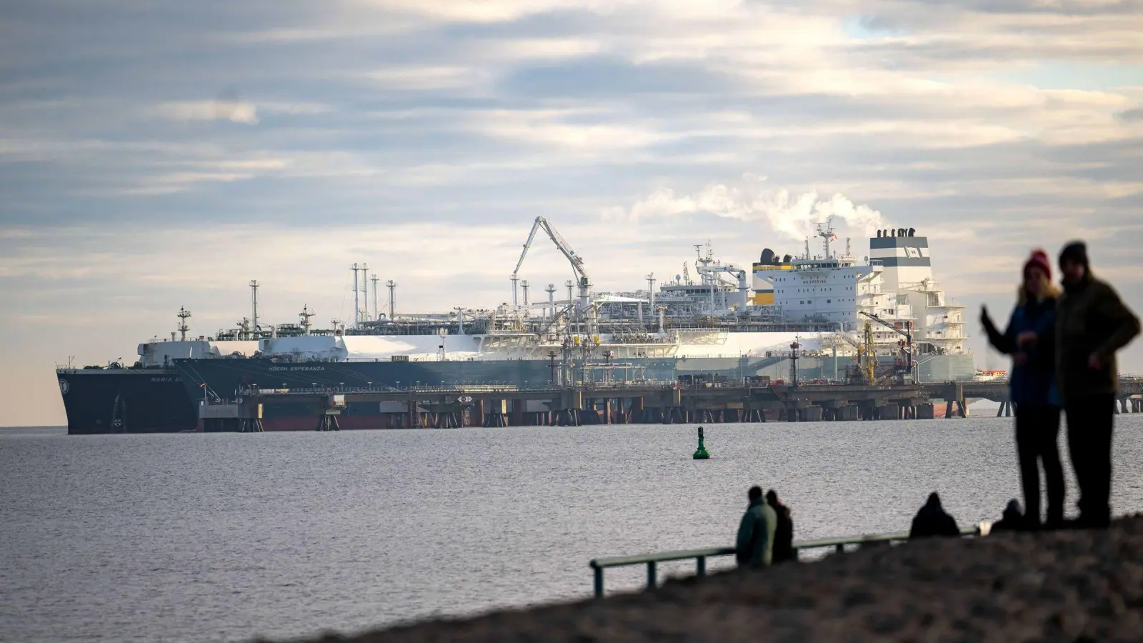 Über die Nordsee-Terminals kam 2024 im Vergleich zur Ostsee das meiste LNG. (Foto: Sina Schuldt/dpa)