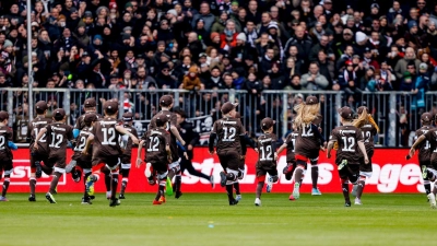 Der FC St. Pauli positioniert sich gegen die Kapitalisierung des Jugendfußballs. (Foto: Axel Heimken/dpa)