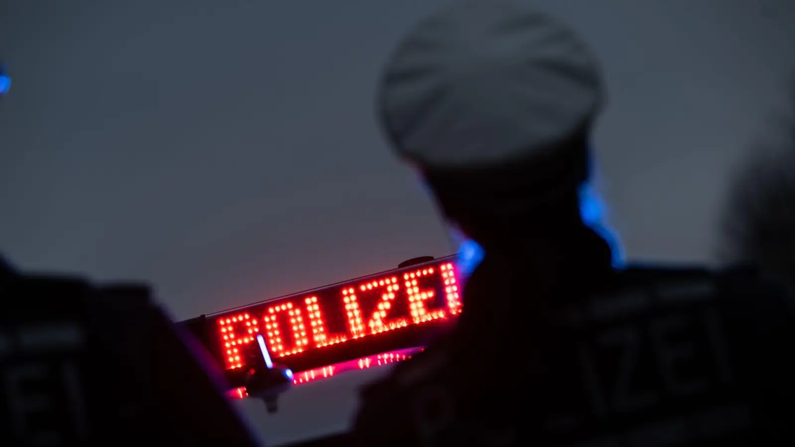 Die Polizei stoppte in Neustadt/Aisch eine waghalse Autofahrt. (Symbolbild: Marijan Murat/dpa)