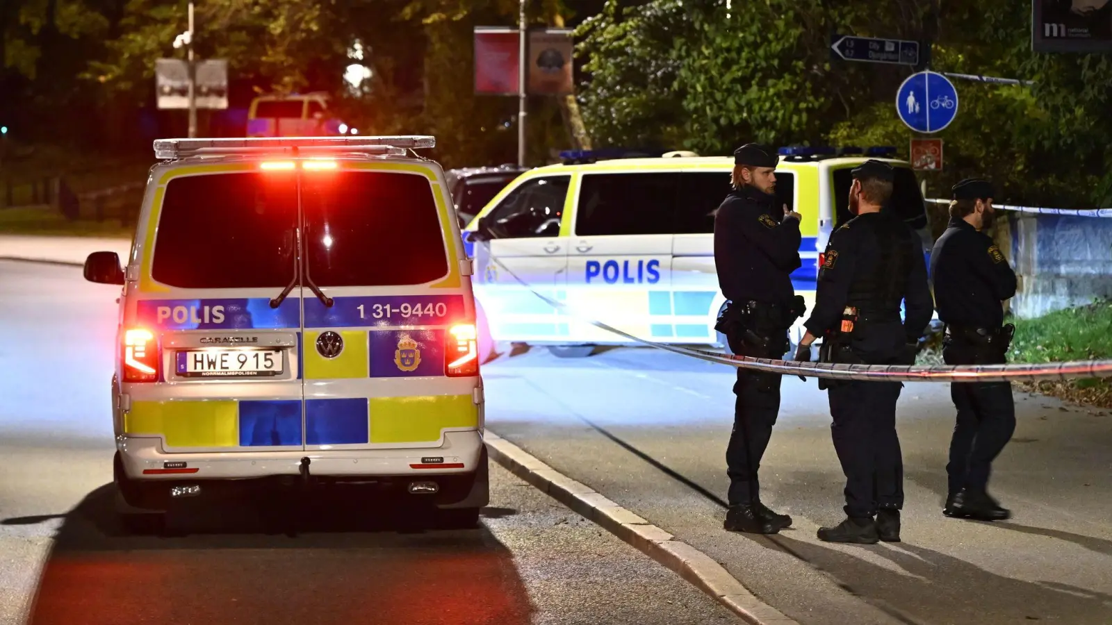 Bereits in der vergangenen Nacht war die Polizei wegen eines Vorfalls vor der israelischen Botschaft ausgerückt. (Illustration) (Foto: Anders Wiklund/TT News Agency/AP/dpa)