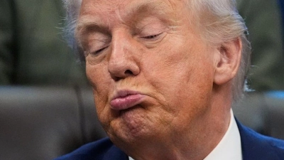 Trumps Unterschrift hat den Shutdown beendet, nicht aber den Streit ums Budget des Heimatschutzministeriums. (Foto: Alex Brandon/AP/dpa)