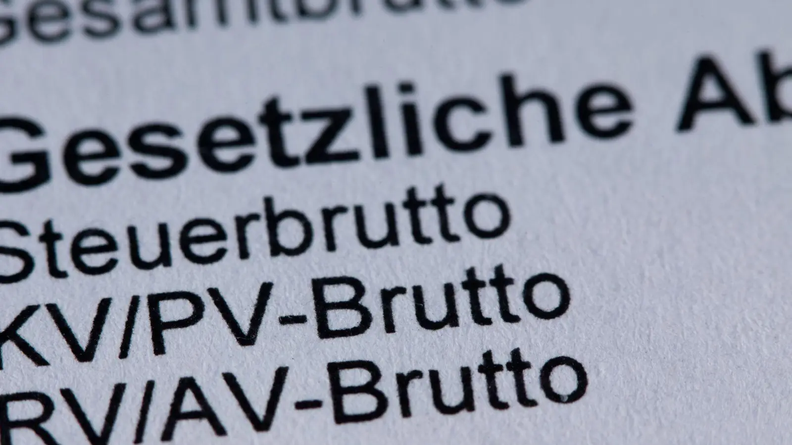 Expertinnen und Experten haben geschätzt, wie viel Geld die Krankenversicherung von den Beitragszahlenden braucht. (Symbolfoto) (Foto: Jens Büttner/dpa)