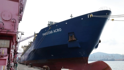 Das Containerschiff PanStar Acro befindet sich derzeit auf der Arktis-Route nach Europa. (Foto: -/YNA/dpa)