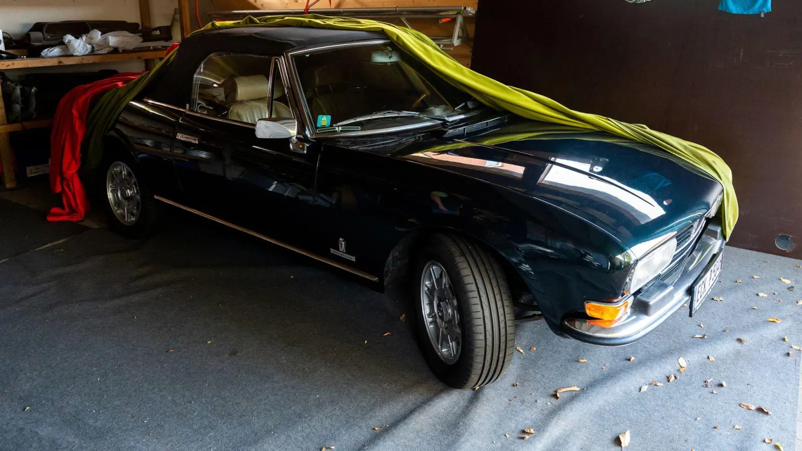 Eine für ein Auto genehmigte Garage ist kein reiner Lagerraum - ein Fahrzeug muss stets Platz finden können. (Foto: Benjamin Nolte/dpa-tmn)