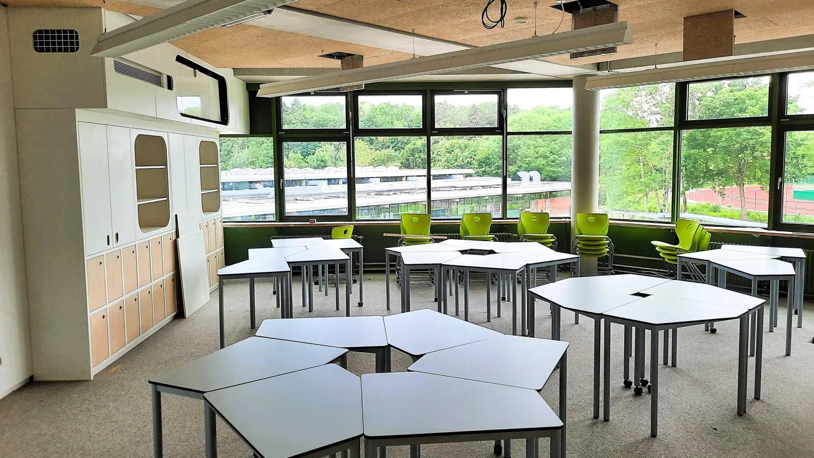 Bereit für die Schülerinnen und Schüler: Nur noch kleine Restarbeiten sind im Innenbereich der Schule in der Bleiche nötig. (Foto: Stefan Wagner)