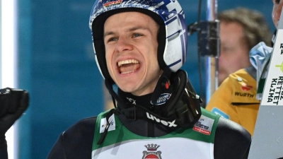 Setzte sich beim Auftaktspringen in Oberstdorf durch: Andreas Wellinger. (Foto: Angelika Warmuth/dpa)